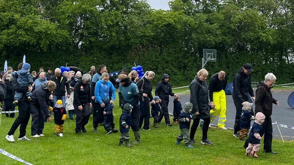 Børn, dagplejere, forældre og bedsteforældre tager en løbetur til årets Side Run.